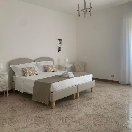Porta Napoli Rooms Лече Екстериор снимка